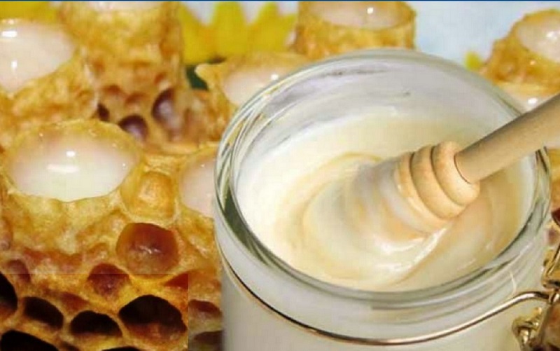 Чистка печени мёдом и маточным молочком.